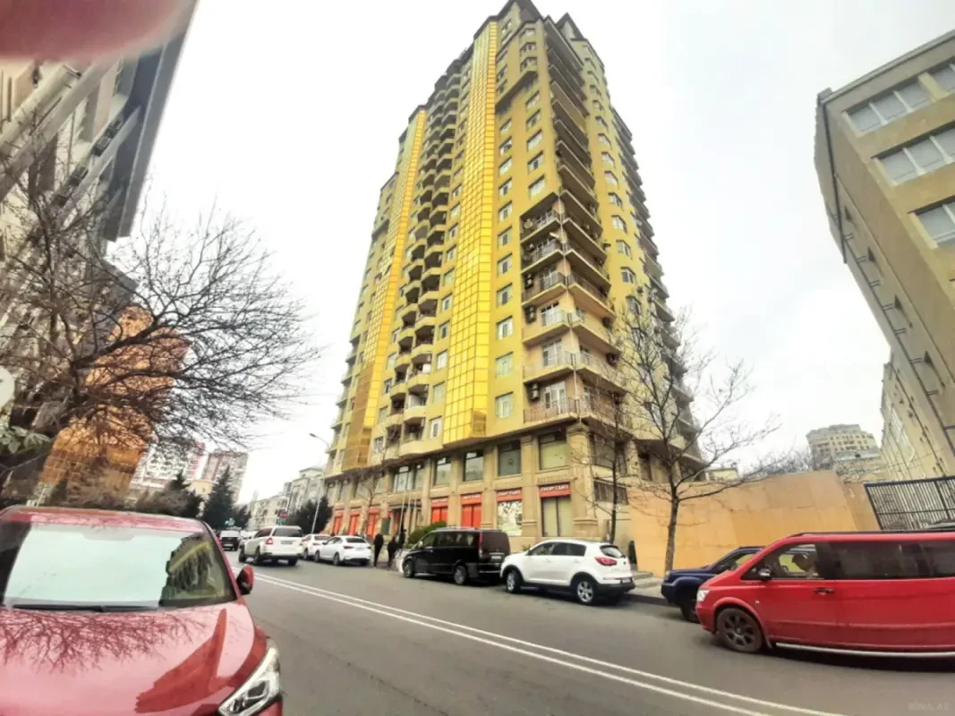 Kirayə verilir 4 otaqlı mənzil 220 m²