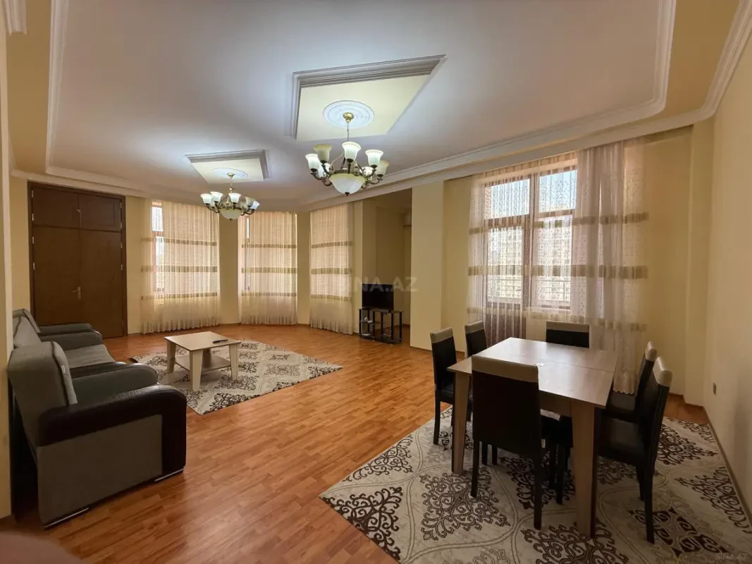 Kirayə verilir 4 otaqlı ofis 220 m²