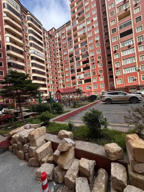 Satılır 3 otaqlı mənzil 163 m²