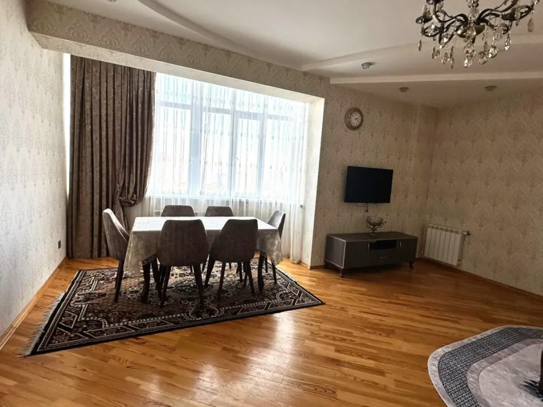 Satılır 3 otaqlı mənzil 120 m²