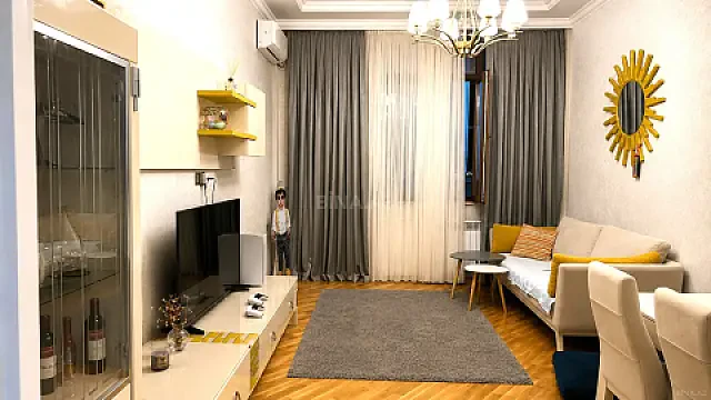 Satılır 3 otaqlı mənzil 100 m² — Bakı 3 otaq 100.00 m²