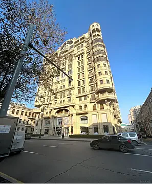 Satılır 3 otaqlı mənzil 185 m² — Bakı, Nizami 3 otaq 185.00 m²