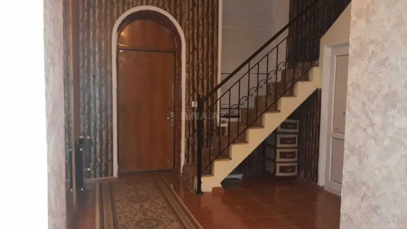Satılır 6 otaqlı həyət evi 140 m²