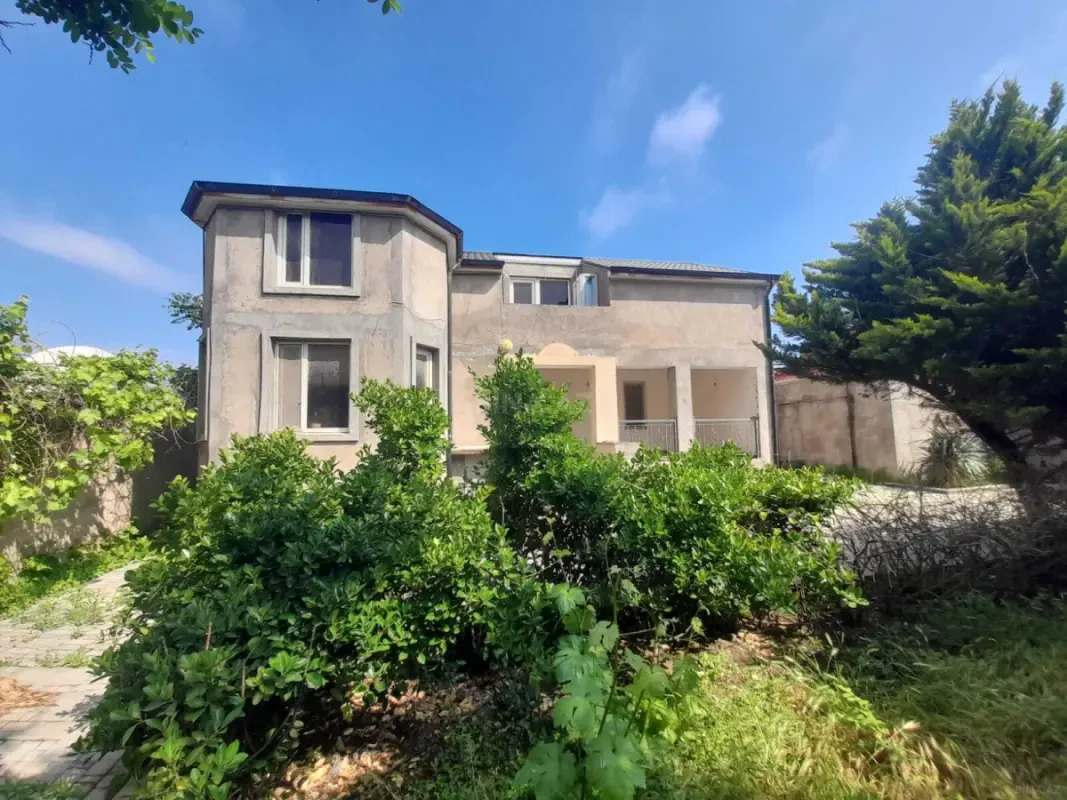 Satılır 5 otaqlı həyət evi 140 m²