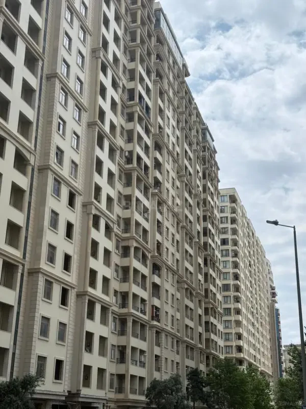 Satılır 2 otaqlı mənzil 100 m²