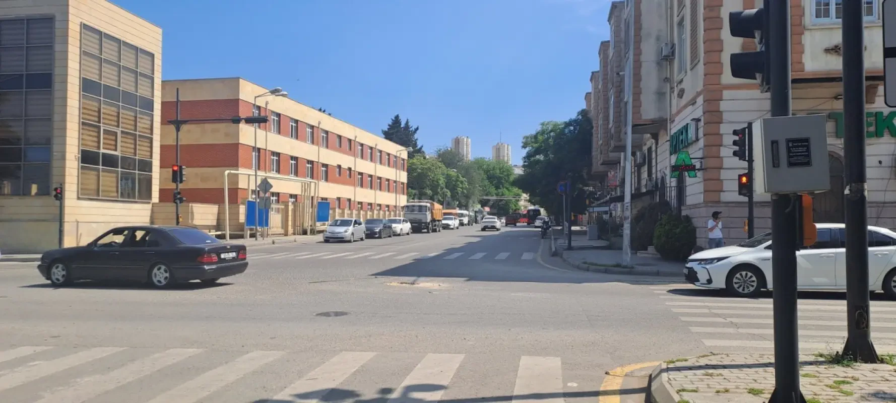 Satılır 2 otaqlı mənzil 52 m²