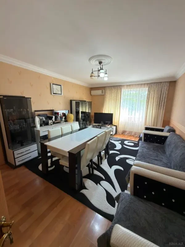 Satılır 4 otaqlı mənzil 90 m²
