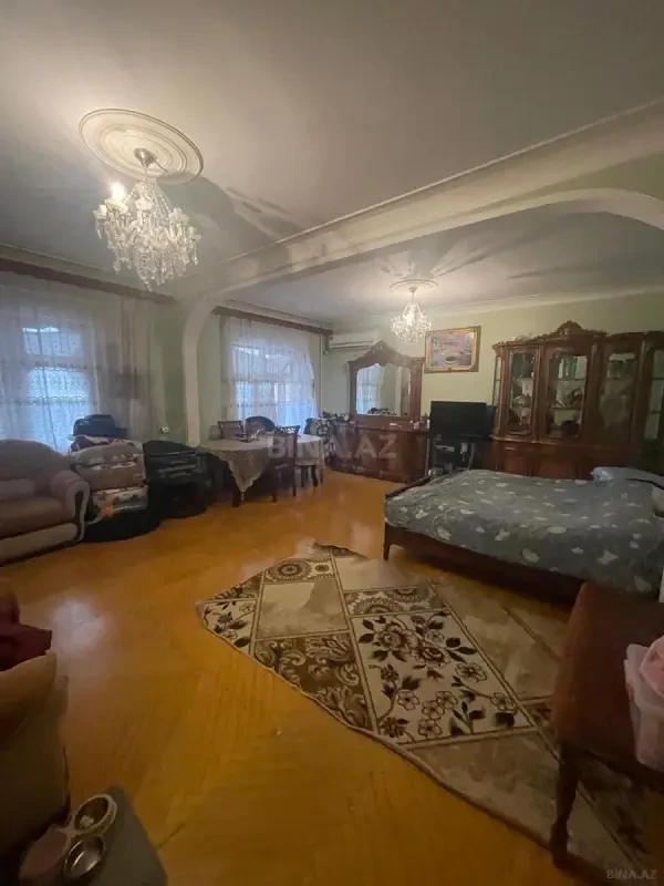Satılır 5 otaqlı mənzil 120 m²