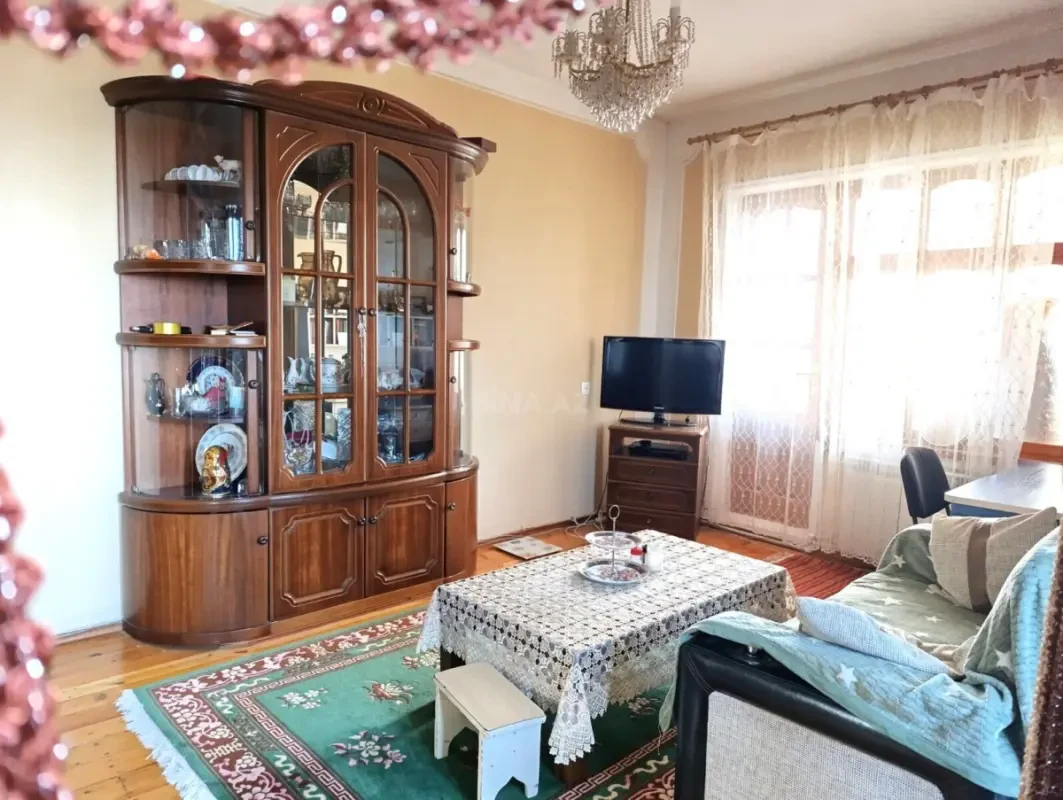 Kirayə verilir 1 otaqlı mənzil 60 m²