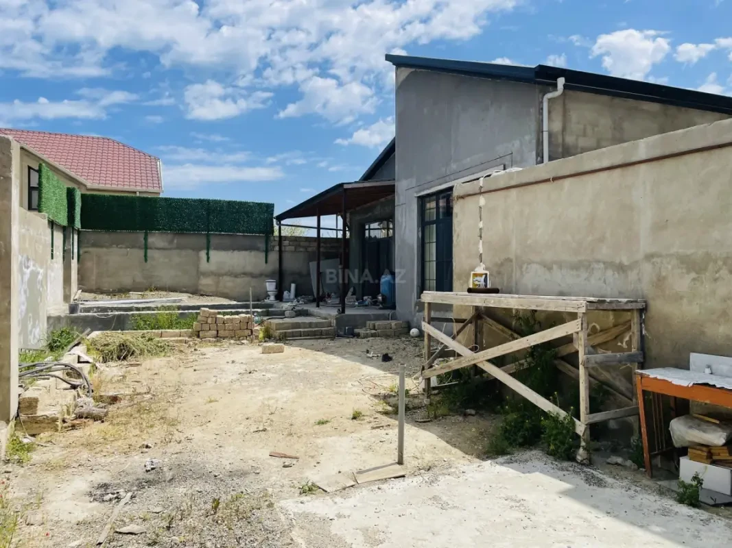 Satılır 5 otaqlı həyət evi 130 m²