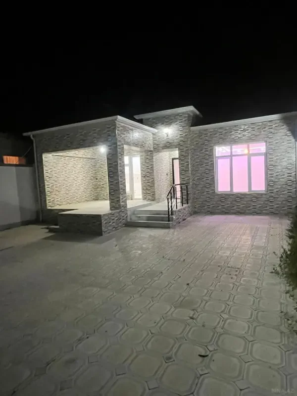 Satılır 4 otaqlı həyət evi 130 m²