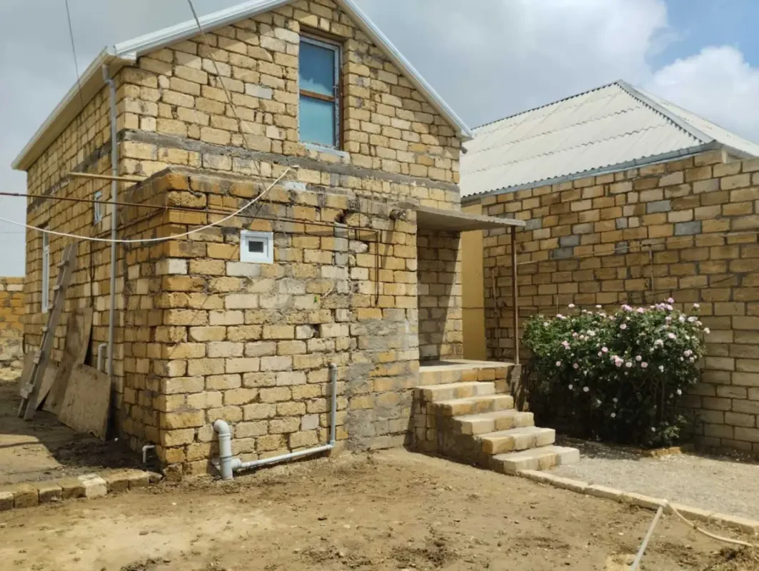Satılır 2 otaqlı həyət evi 56 m²