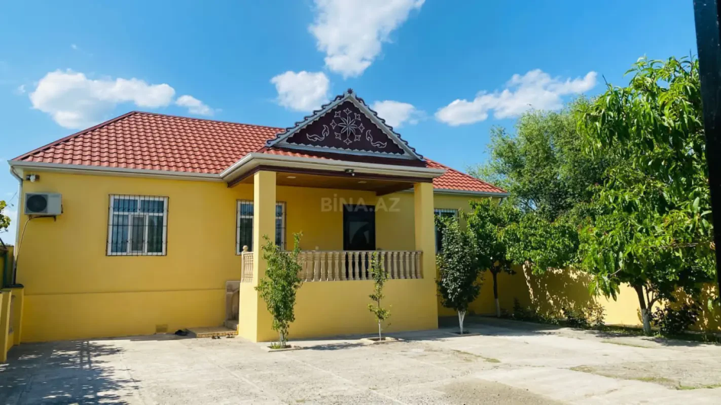 Satılır 4 otaqlı həyət evi 120 m²