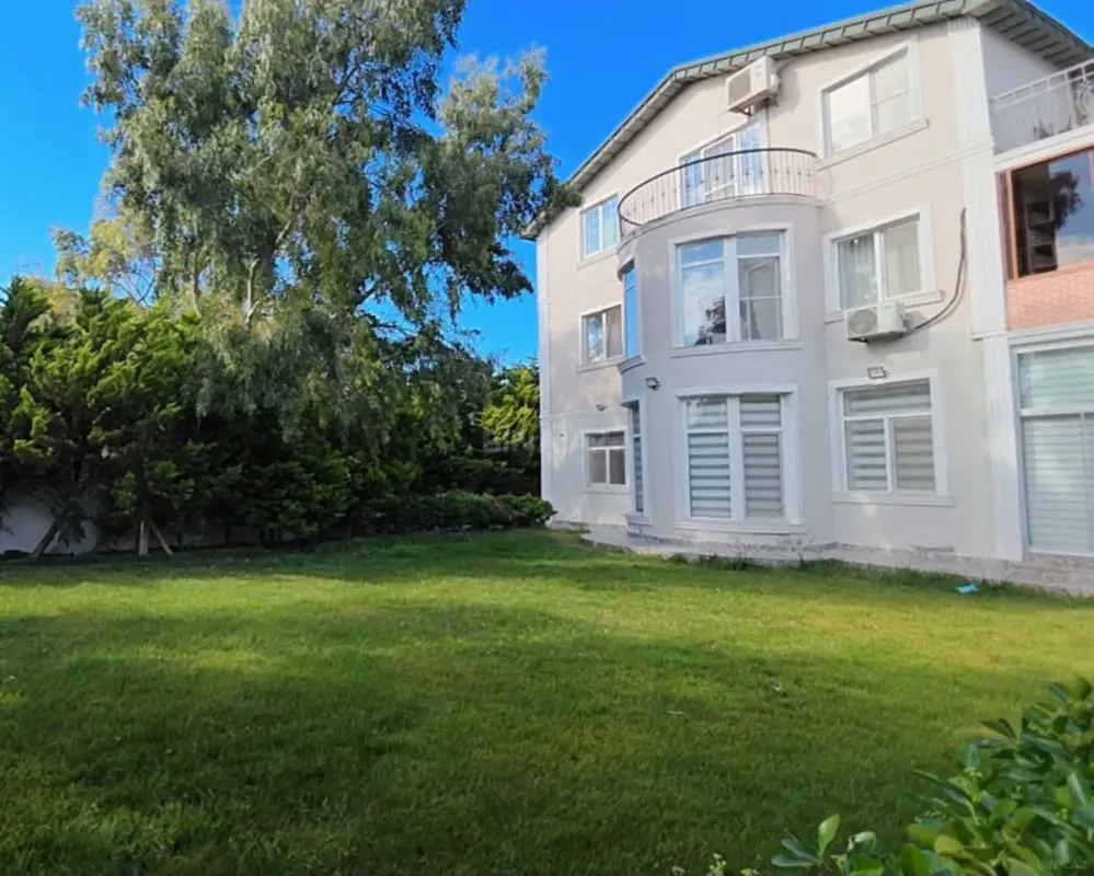Satılır 4 otaqlı həyət evi 176 m²