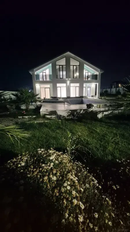 Satılır 6 otaqlı həyət evi 400 m²