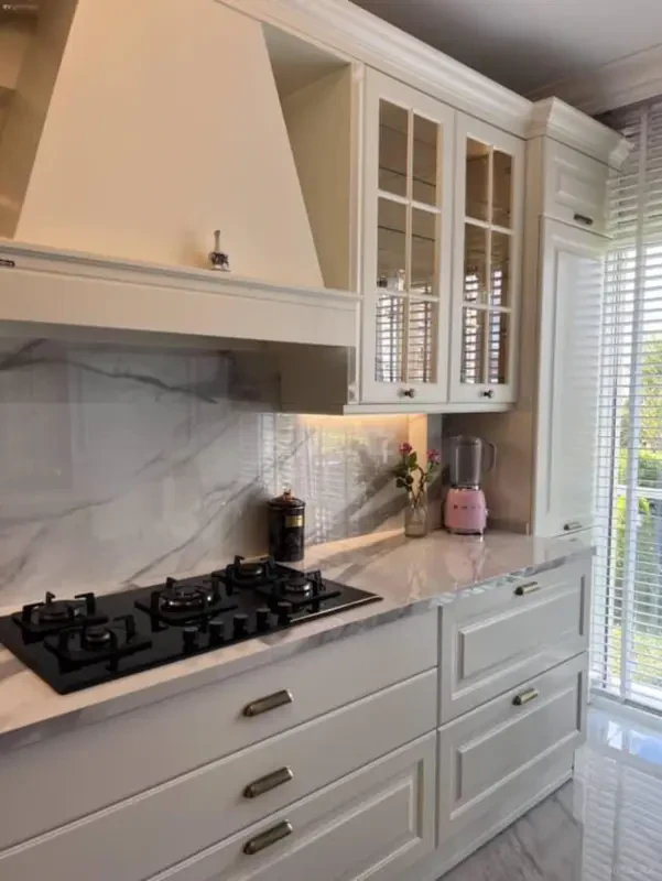 Kirayə verilir 2 otaqlı mənzil 140 m²