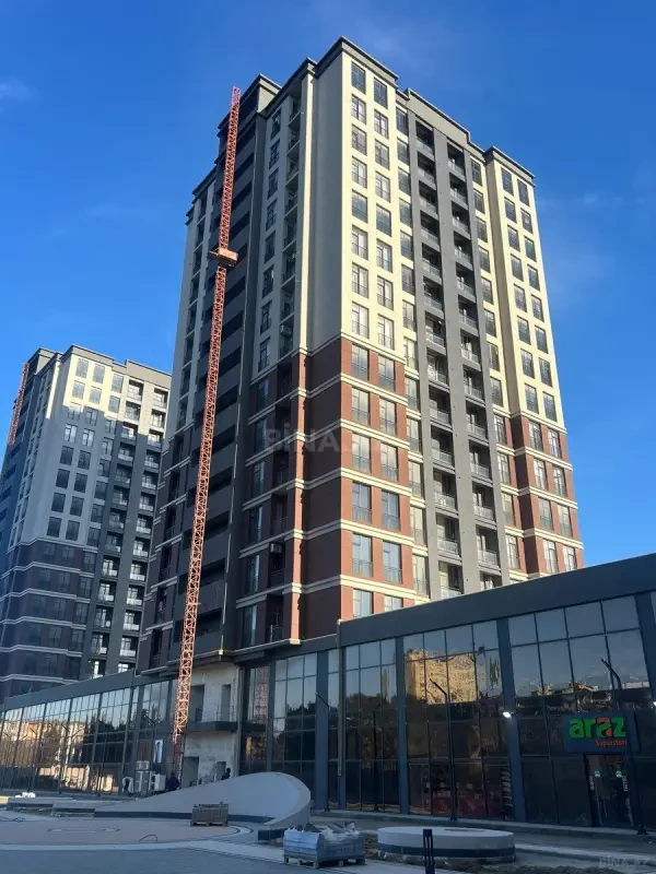 Satılır 3 otaqlı mənzil 121 m²