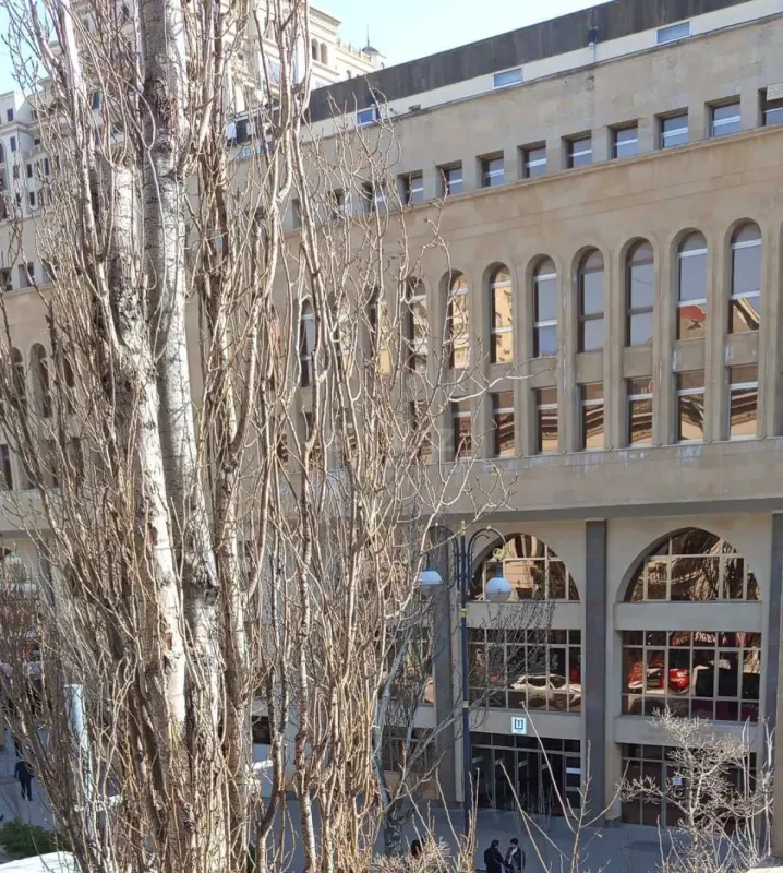 Kirayə verilir 1 otaqlı ofis 12 m²