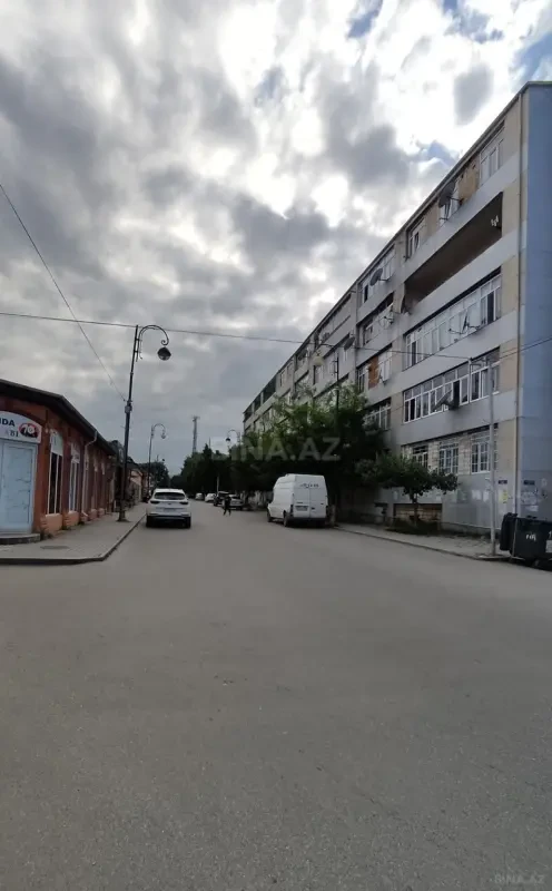 Satılır 4 otaqlı mənzil 90 m²