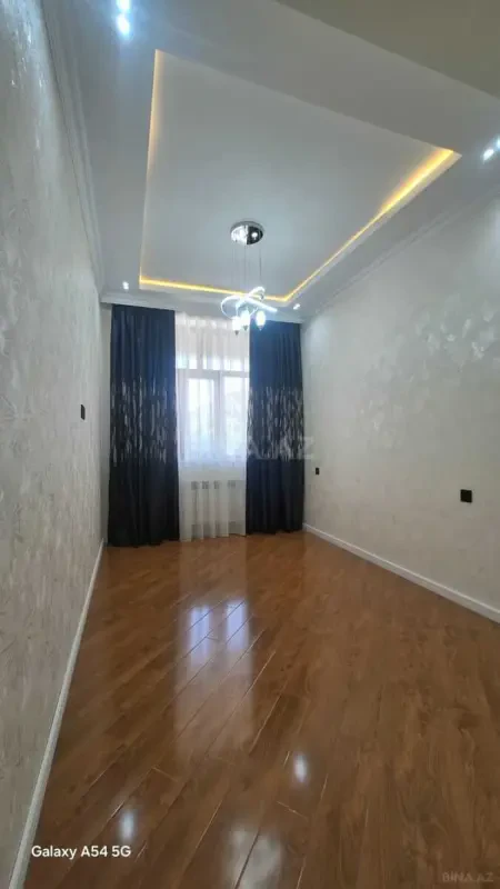 Satılır 3 otaqlı mənzil 140 m²