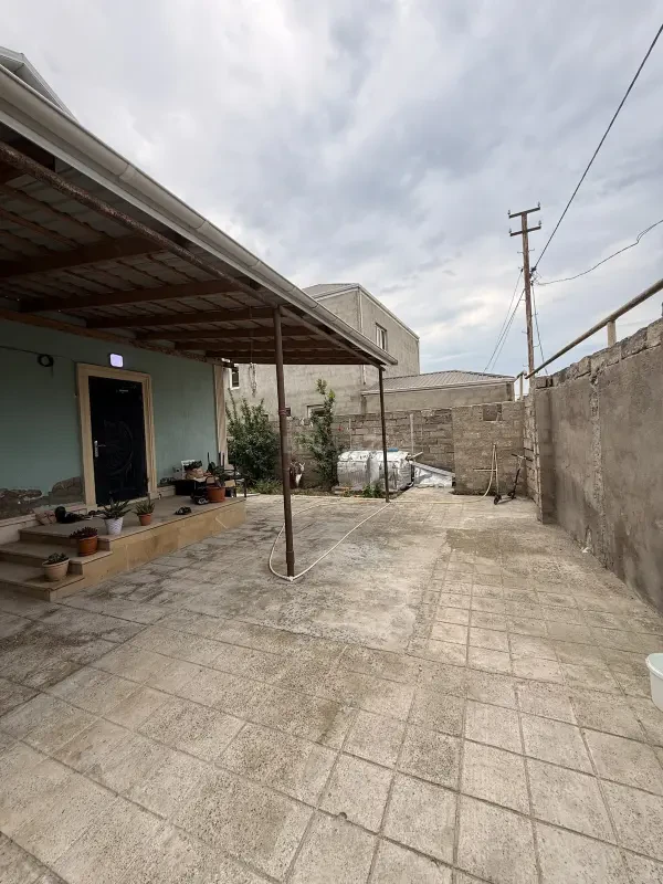 Satılır 5 otaqlı həyət evi 150 m²