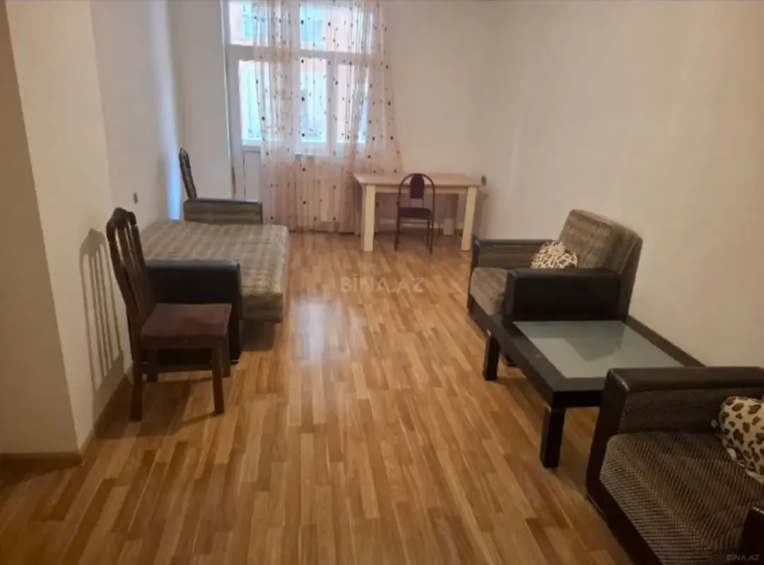 Kirayə verilir 2 otaqlı mənzil 90 m²