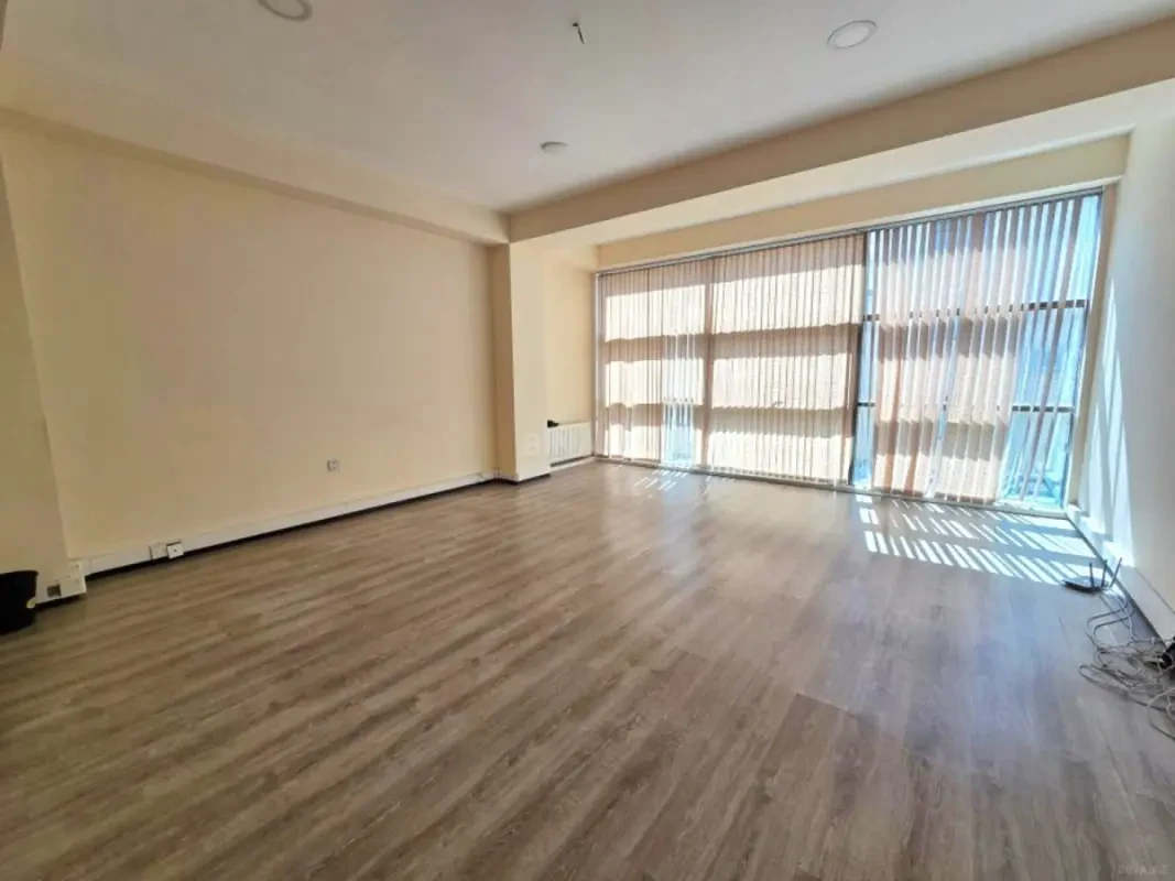 Kirayə verilir 7 otaqlı ofis 250 m²