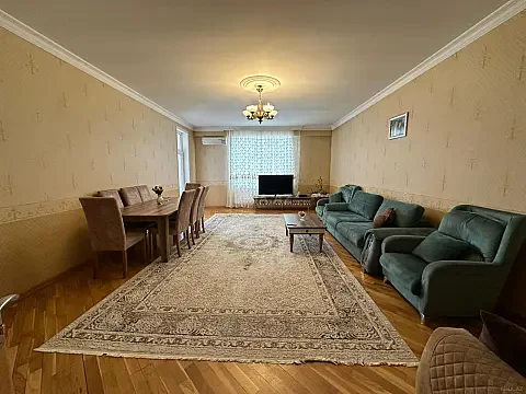 Satılır 4 otaqlı mənzil 171 m² — Bakı 4 otaq 171.00 m²