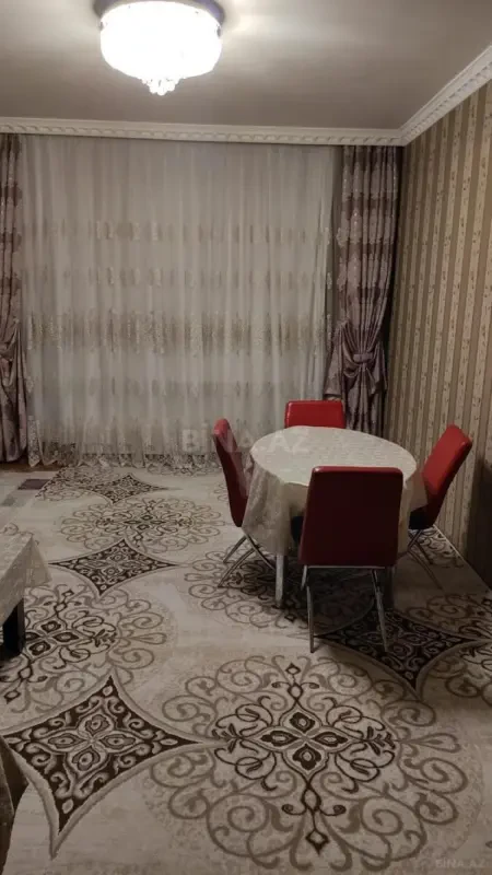 Kirayə verilir 2 otaqlı mənzil 95 m²
