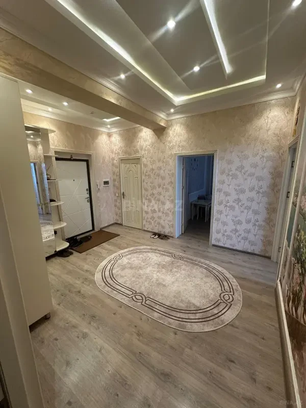 Satılır 3 otaqlı mənzil 95 m²