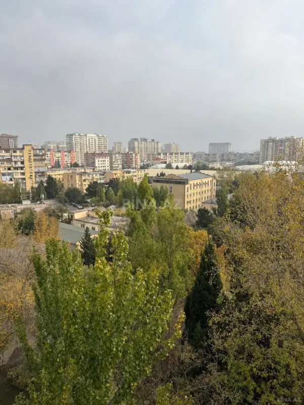 Satılır 4 otaqlı mənzil 100 m²