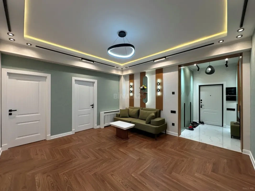Satılır 3 otaqlı mənzil 143 m²