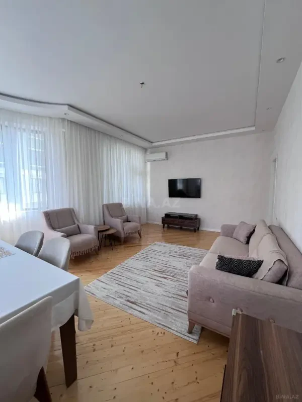 Satılır 3 otaqlı mənzil 133.3 m²