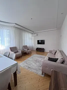 Satılır 3 otaqlı mənzil 133.3 m² — Bakı, Həzi Aslanov qəs. 3 otaq 133.30 m²