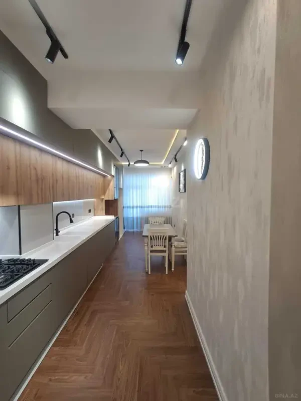 Satılır 3 otaqlı mənzil 142 m²