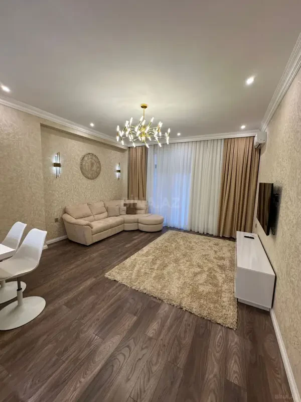 Satılır 3 otaqlı mənzil 98 m²