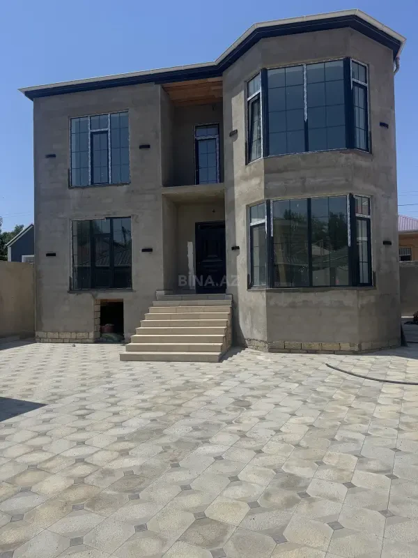 Satılır 6 otaqlı həyət evi 180 m²