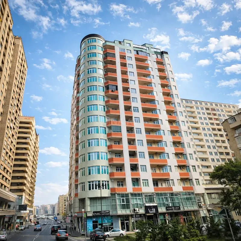 Satılır 3 otaqlı mənzil 162 m²