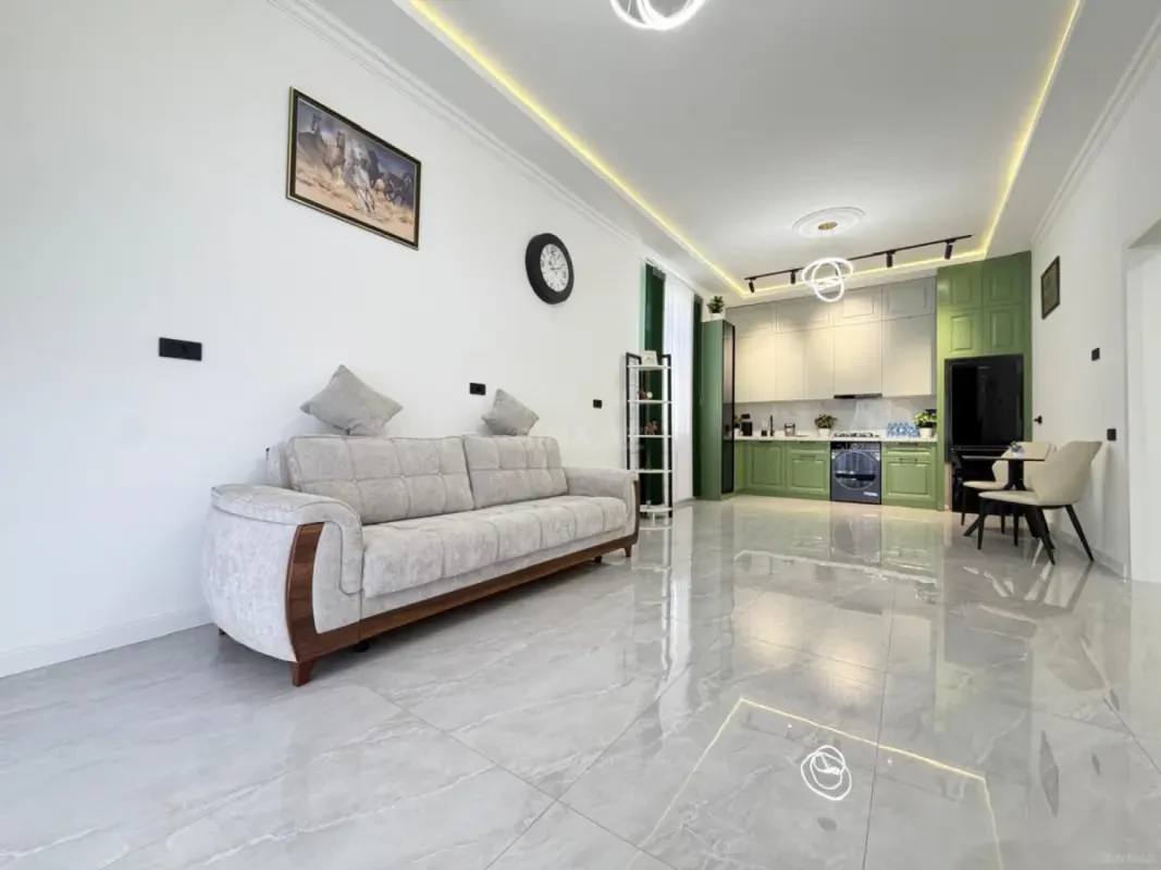 Satılır 4 otaqlı həyət evi 200 m²