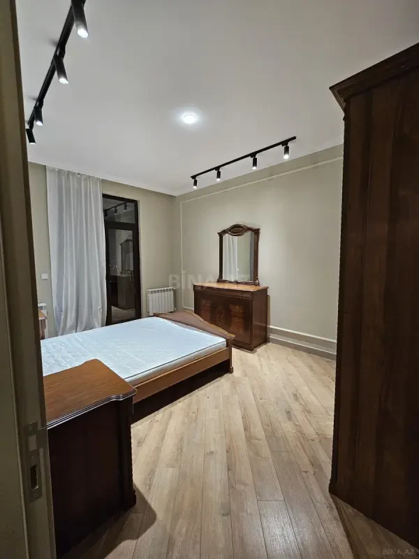 Kirayə verilir 2 otaqlı mənzil 80 m²