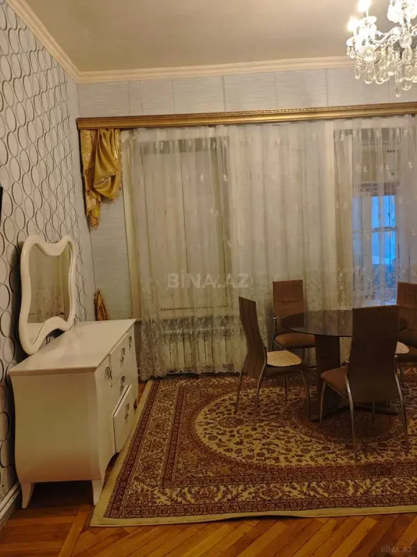Kirayə verilir 2 otaqlı mənzil 70 m²