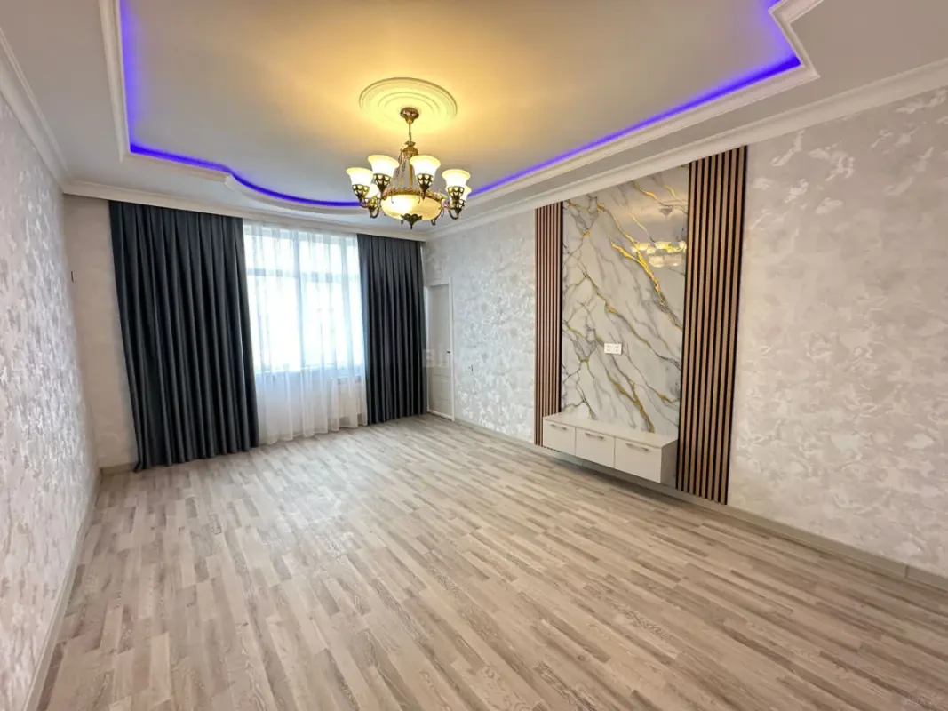 Satılır 2 otaqlı mənzil 65 m²