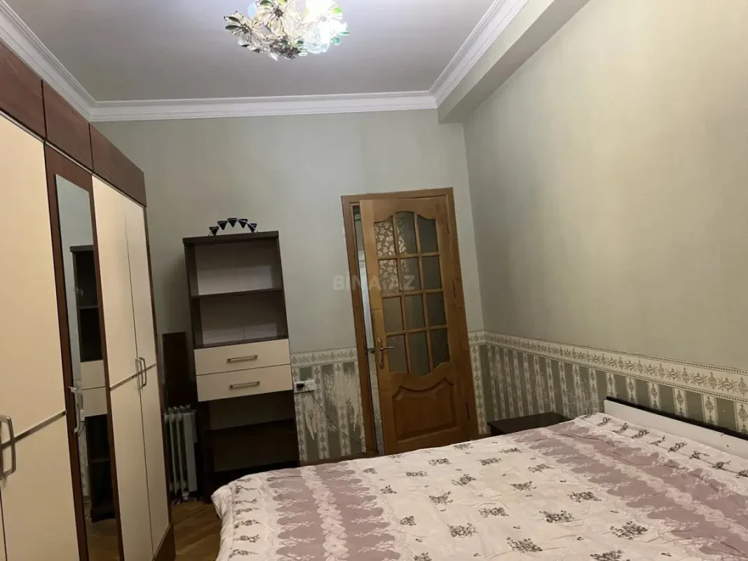 Kirayə verilir 4 otaqlı mənzil 185 m²