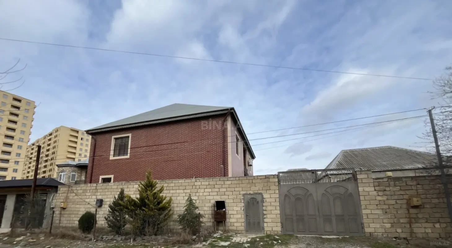 Satılır 6 otaqlı həyət evi 220 m²