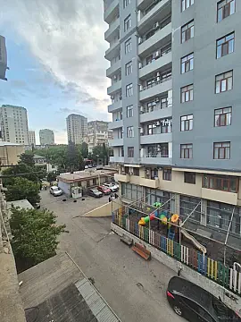 Satılır 3 otaqlı mənzil 80 m² — Bakı, İnşaatçılar 3 otaq 80.00 m²