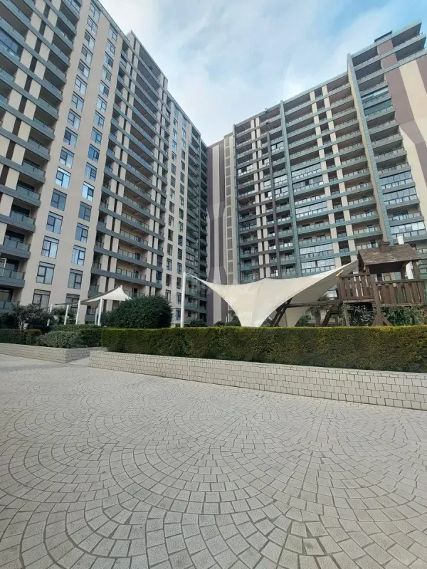 Satılır 3 otaqlı mənzil 152 m²