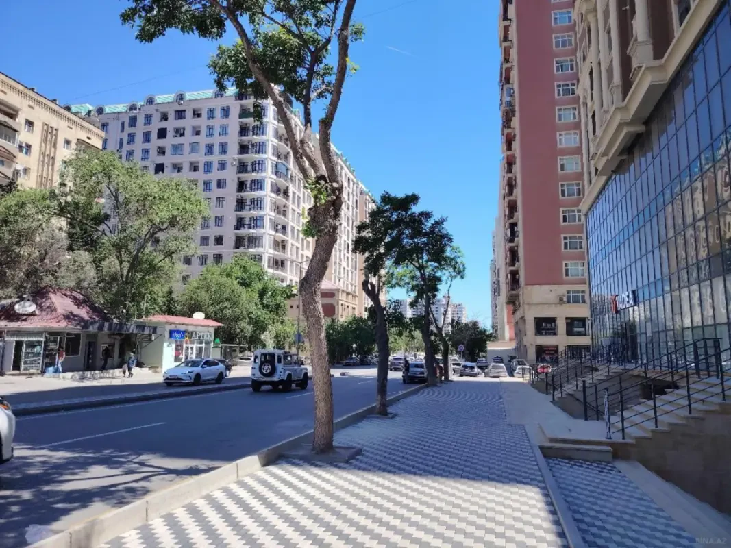 Kirayə verilir obyekt 107 m²