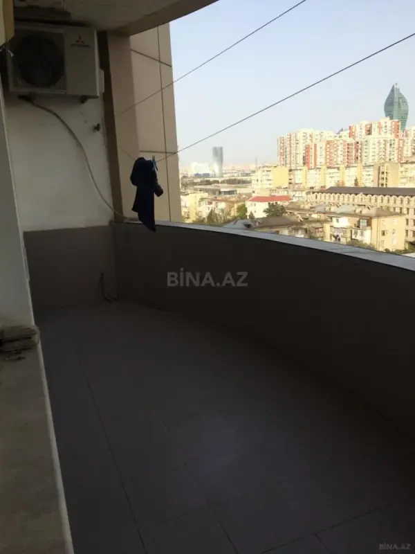 Kirayə verilir 4 otaqlı mənzil 145 m²