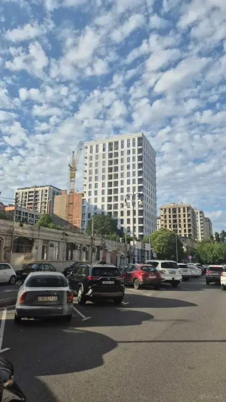 Satılır 2 otaqlı mənzil 83 m²