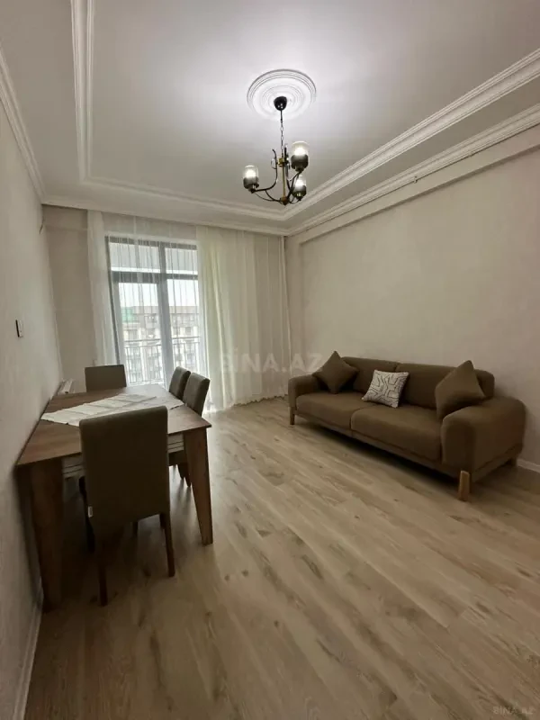 Kirayə verilir 2 otaqlı mənzil 74 m²